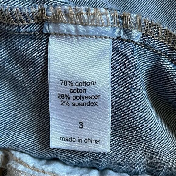 Maurices Distressed Medium Wash Faded Denim Jean Jacket Button Down Size 3 - Picture 10 of 11